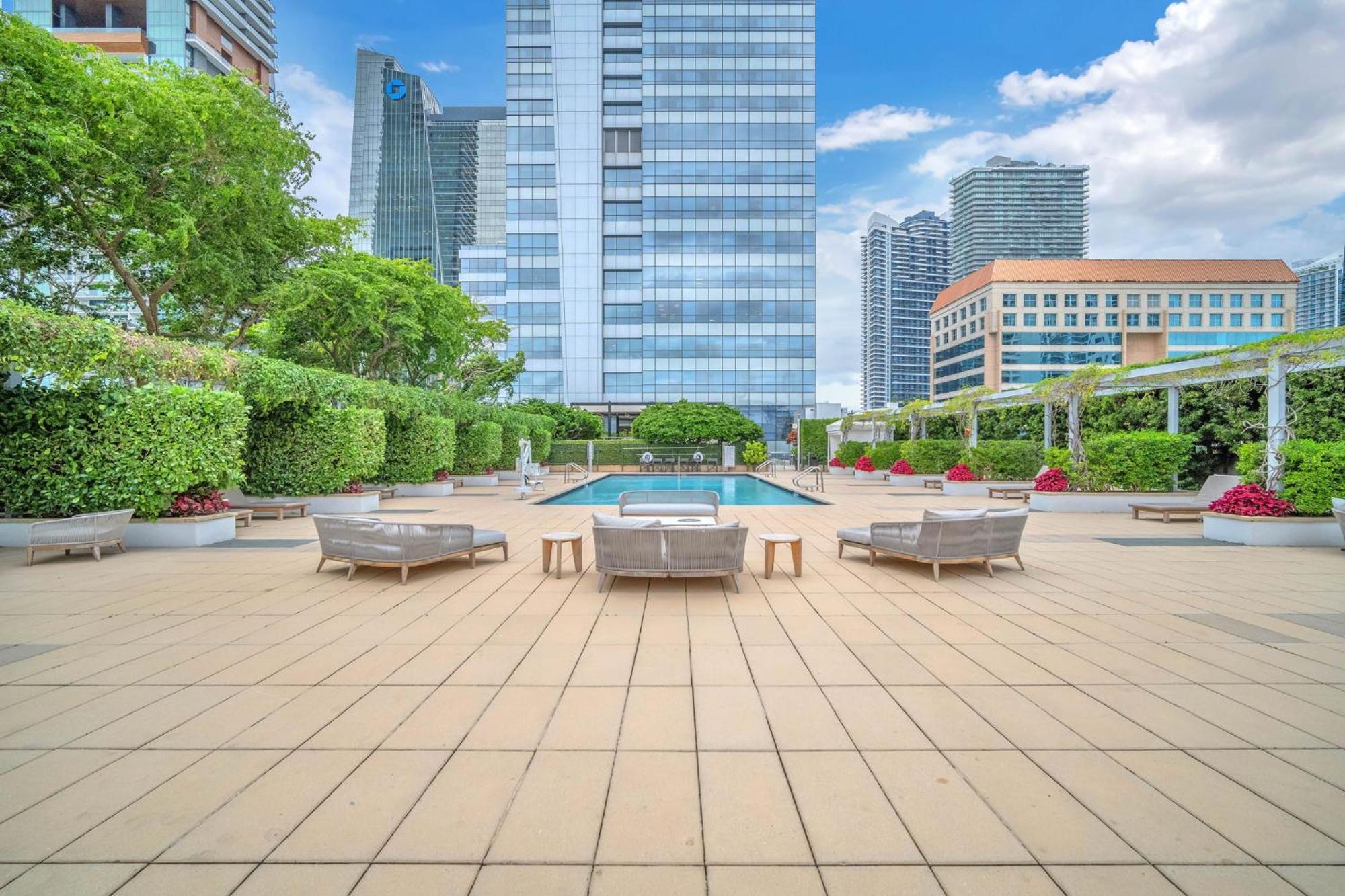 2 Bedroom Or King Studio Suites Four Seasons Hotel Miami Free Wi-Fi & Free Parking Room photo
